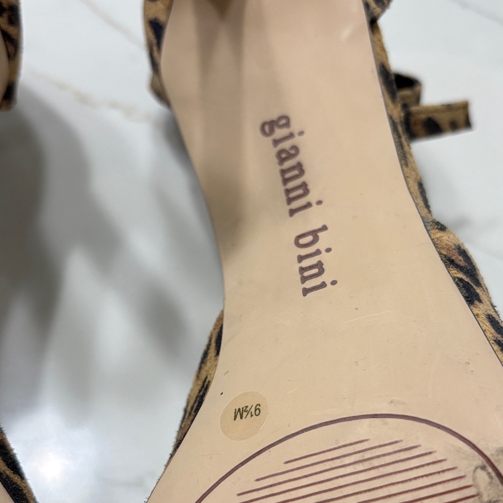Gianni Bini Leopard Suede Ankle Strap Pumps Heels 9.5 - Picture 12 of 13
